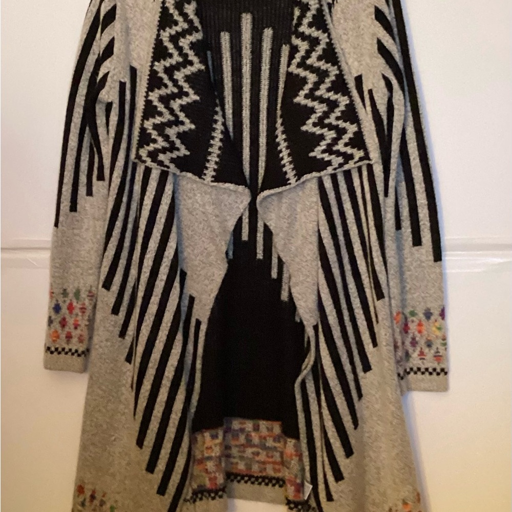 Frazzle woman’s LS cardigan. Black, tan & multicolor. Size S